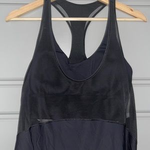 🖤🍋 lululemon black tanktop with built-in bra